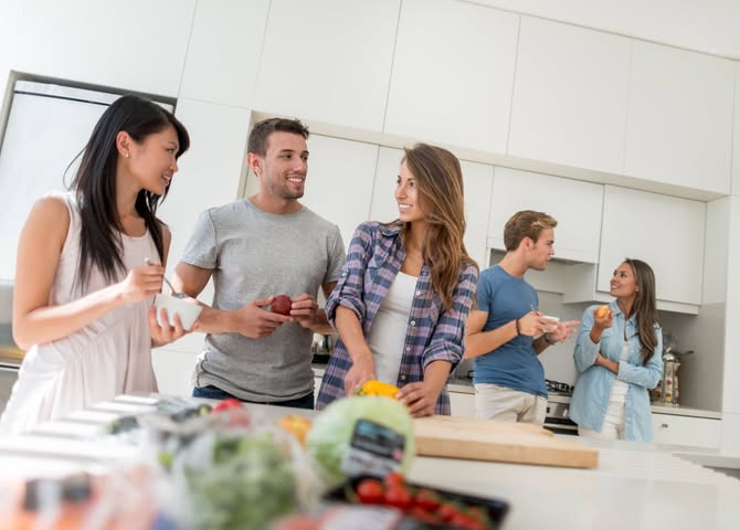 Ofrecemos comida saludable para universidades con menús equilibrados, sabrosos y sostenibles. Fomentamos una alimentación consciente para estudiantes y personal académico.